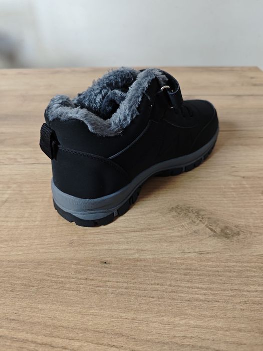 Nowe buty zimowe, ocieplane, czarne, unisex, w góry, rzepy, futerko, Trekkingowe
