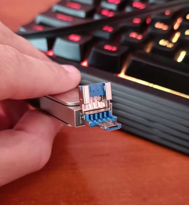 Флешка 3 в 1 USB 2.0 + TYPE-C + micro USB 64GB для ПК и телефона новая