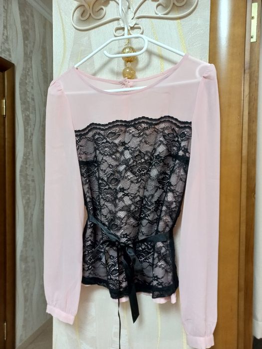 Продам блузку дуже гарну та ніжну