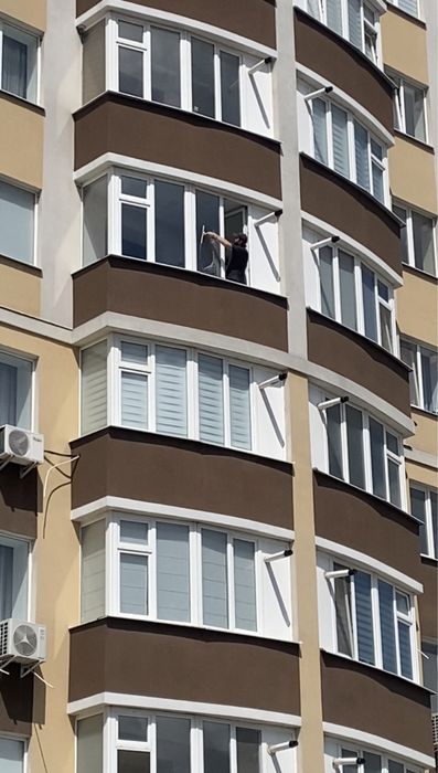 Миття вікон у квартирах Viknomyi