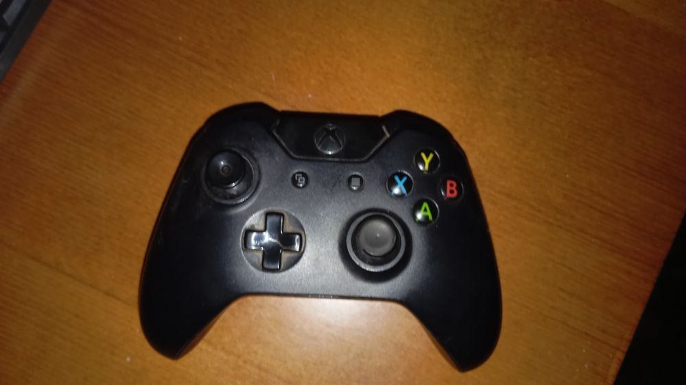 Xbox one 512 gb + fifa2020, w2k20