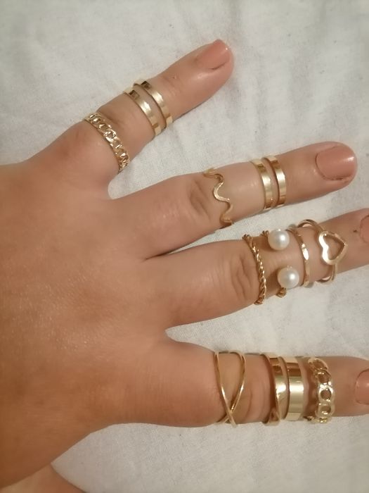 Anéis novos cor ouro