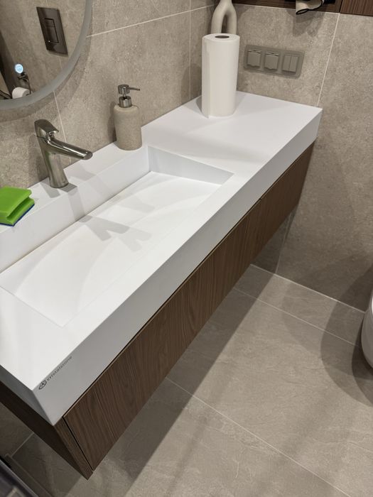 Umywalka cristalstone linea ideal z odpływem liniowym