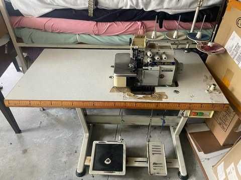 Máquina de Costura Corte e Cose