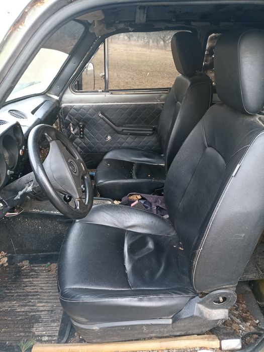 Ніва 21213 машина на ходу