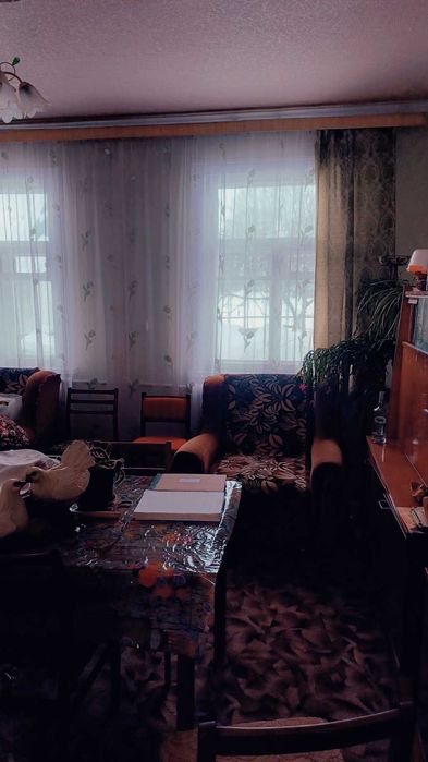 Продається 2-поверховий цегляний будинок м. Тараща