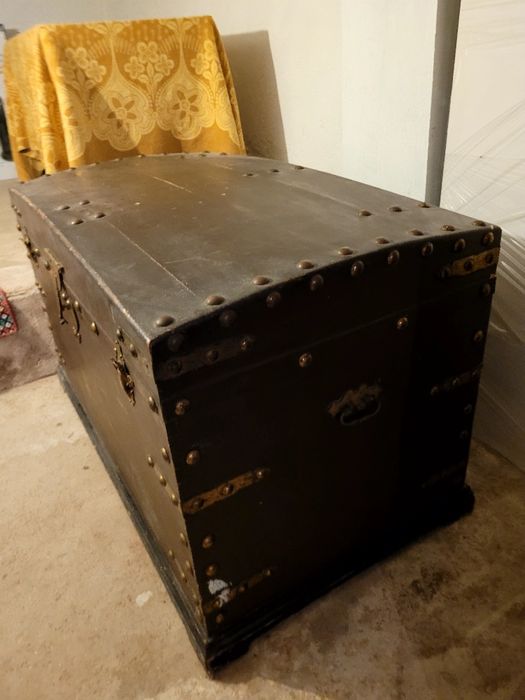 Arca tipo baú, antiga