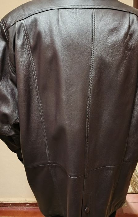 Шкіряна чоловіча куртка