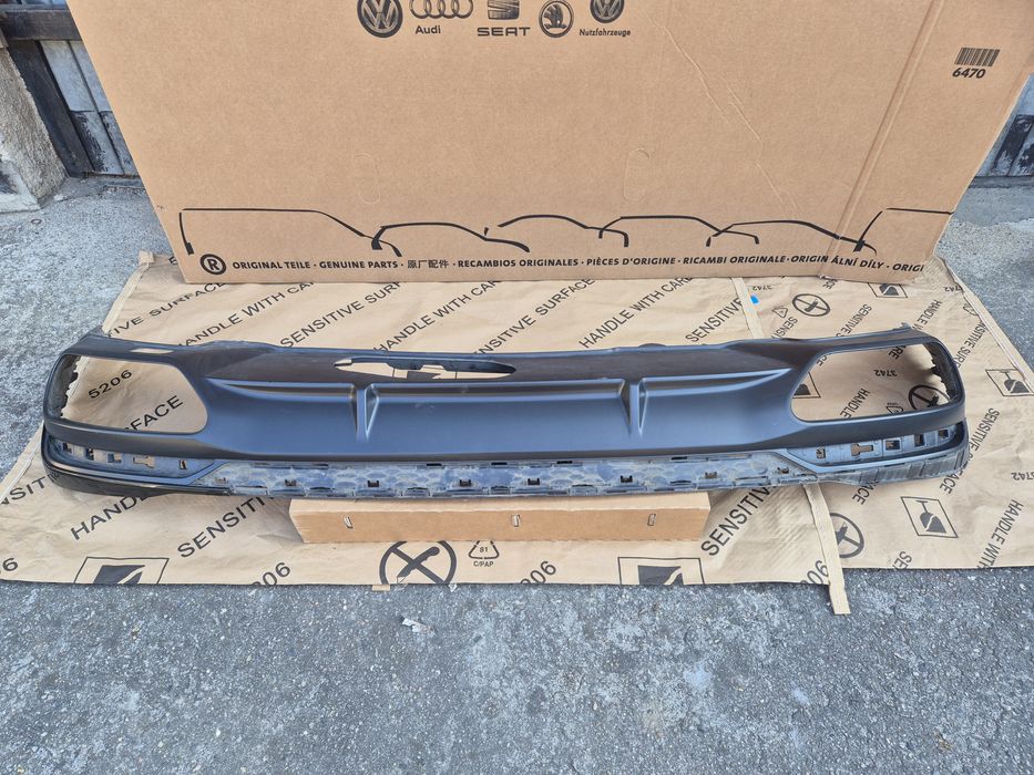 Диффузор спойлер Audi A4 b9. 2021