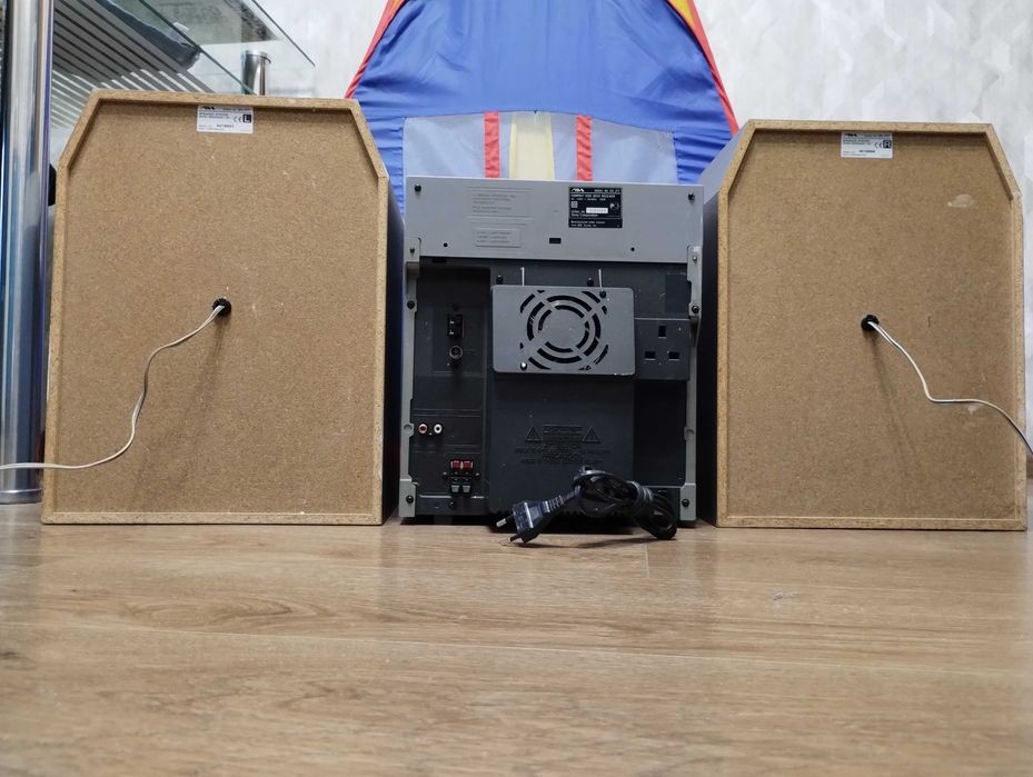 Потужний муз центр 1000 Вт ( Блютуз - AUX ) Сабвуферы в колонках