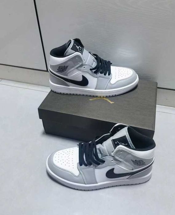 Jordan_1_Mid_Light_Smoke_Grey Rozmiar 46