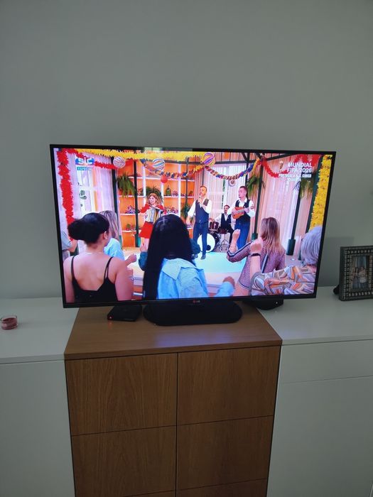 Televisao smart TV LG 42" modelo 42 LA 690 S. DESCIDA DE PREÇO.