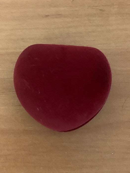 Бархатная коробочка для кольца