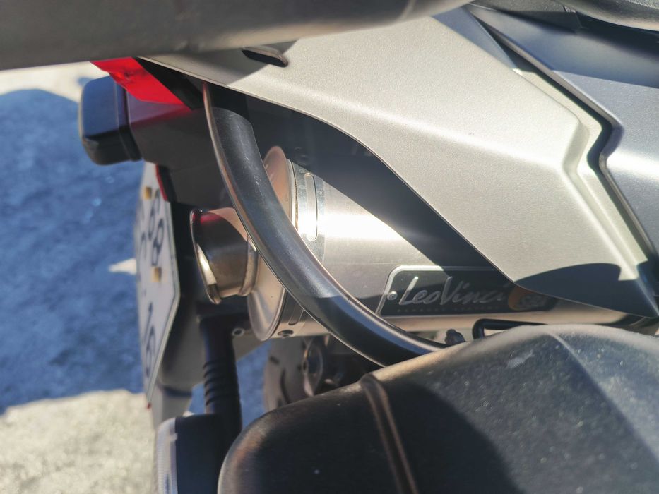 Moto Aprilia caponord