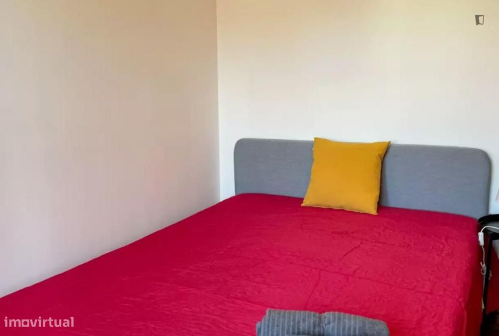 Quarto - localizado em Roma-Areeiro Lisbon