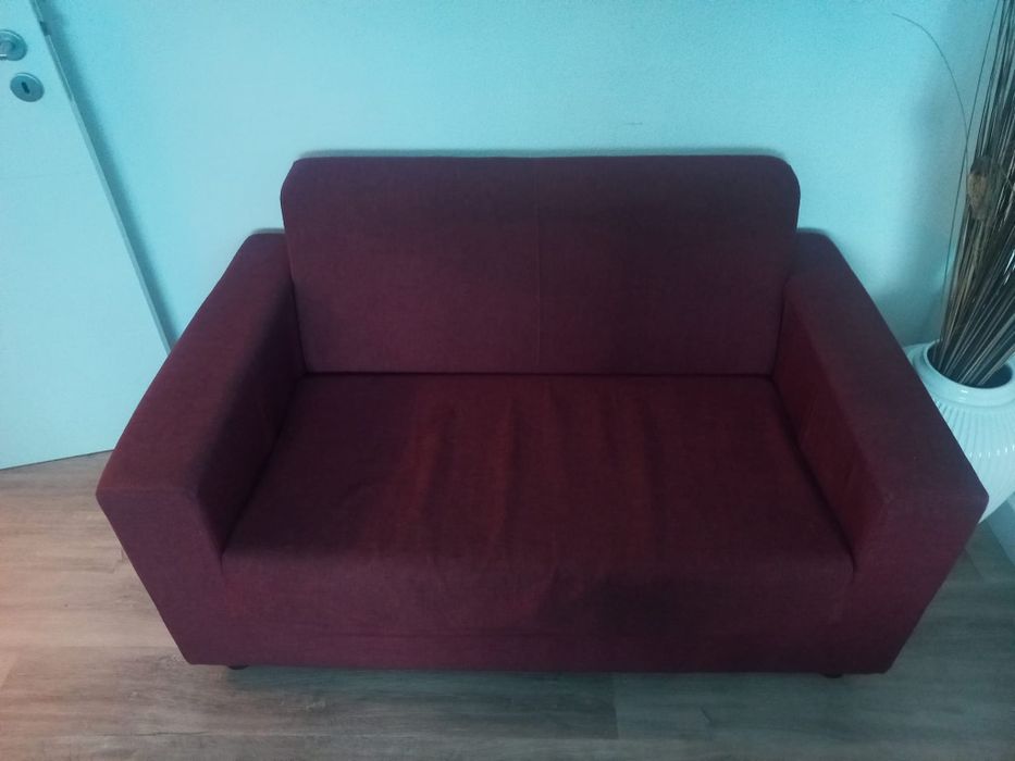 Sofá Médio/pequeno cor de vinho