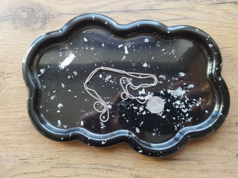 Rękodzieło Handmade podstawek na biżuterię z żywicy czarny