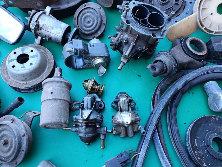 Карбюратор - бензонасос-запчасті Москвич