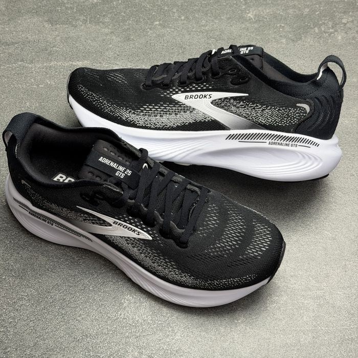 41р. ОРИГІНАЛ 100% Кросівки кроссовки адідас брукс Brooks