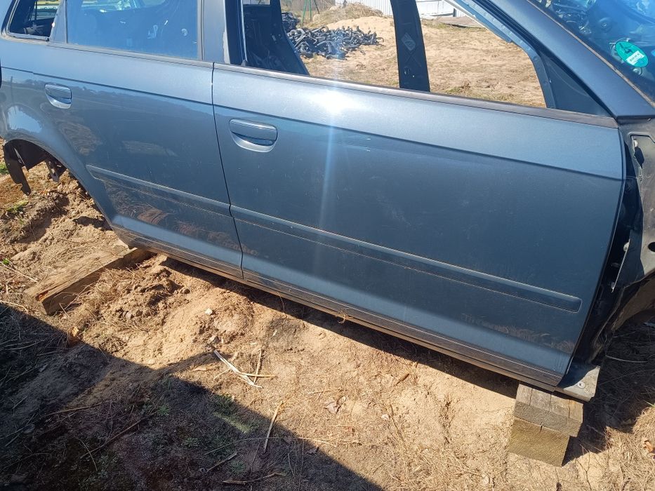 Drzwi przód tył prawe  audi a3 8p lift  LZ7H