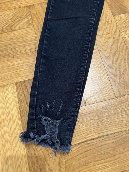 Продам женские джинсы