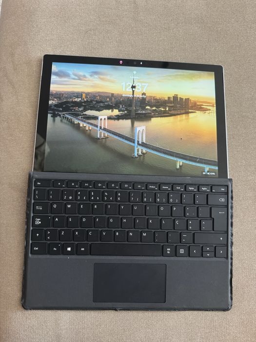 Microsoft surface pro 7