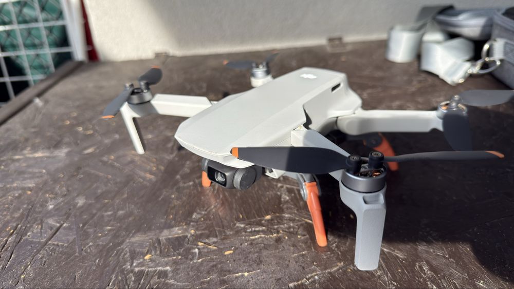 Dron Dji mini 2 se
