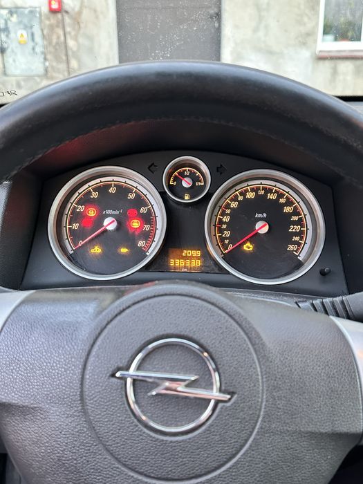 Opel Astra H 1.8 140km do remontu