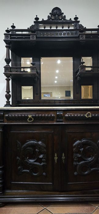 Lindíssimo móvel louceiro antigo.