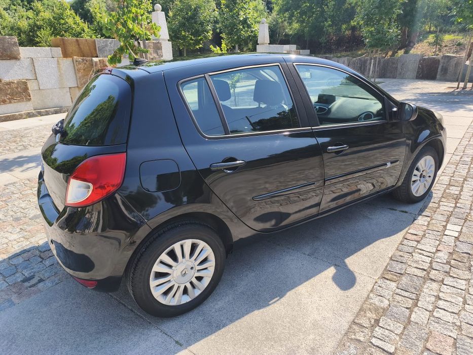 Renault Clio — fotografia 2