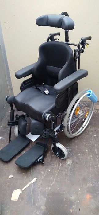 specjalistyczny wózek inwalidzki pasywny Invacare Rea Azalea Base