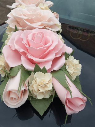 Весільний декор на машину