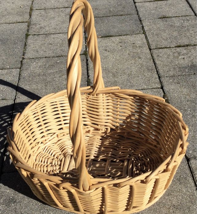 Koszyczek wiklinowy