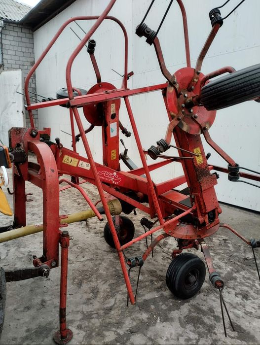 Witam sprzedam przetrząsarke 4,5m