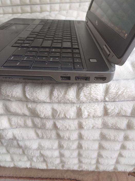 Ноутбук DELL E6530