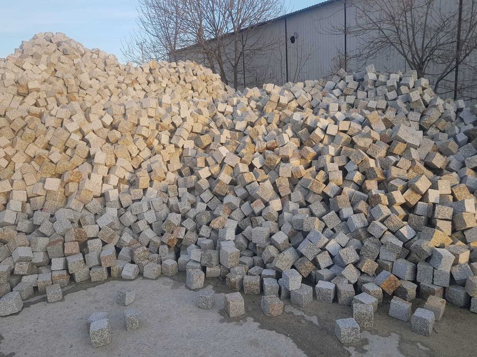 Kostka granitowa ofisowa 8/11