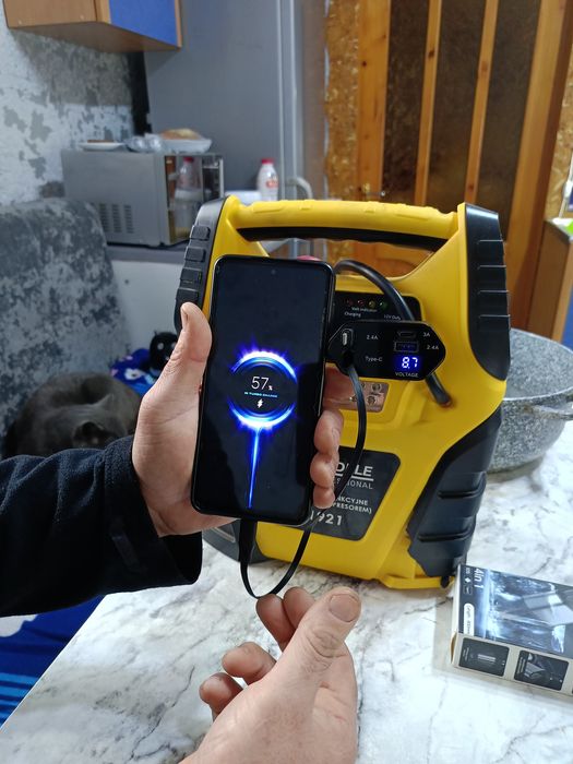 Зарядний пристрій для телефонів.