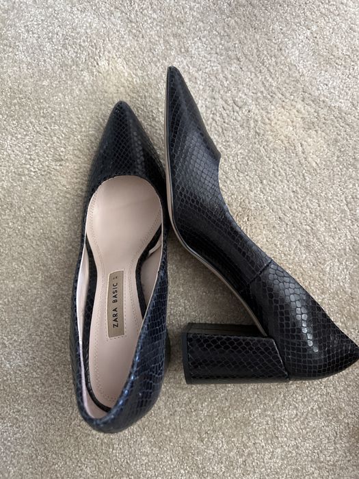 Sapato de salto alto preto