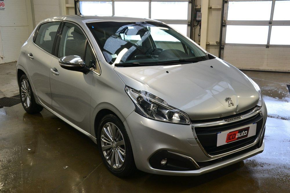 Peugeot 208 1,6 hdi 100ps* ekonomiczny* climatronic* tablet* ICDauto.com