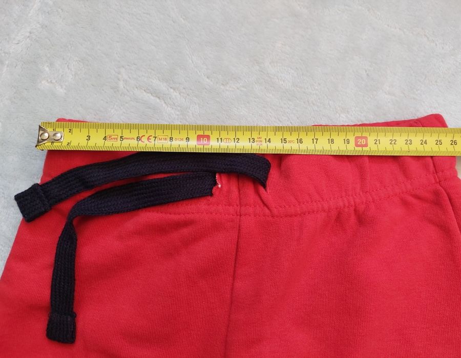 Spodenki chłopięce  nowe bez metki r. 98/104