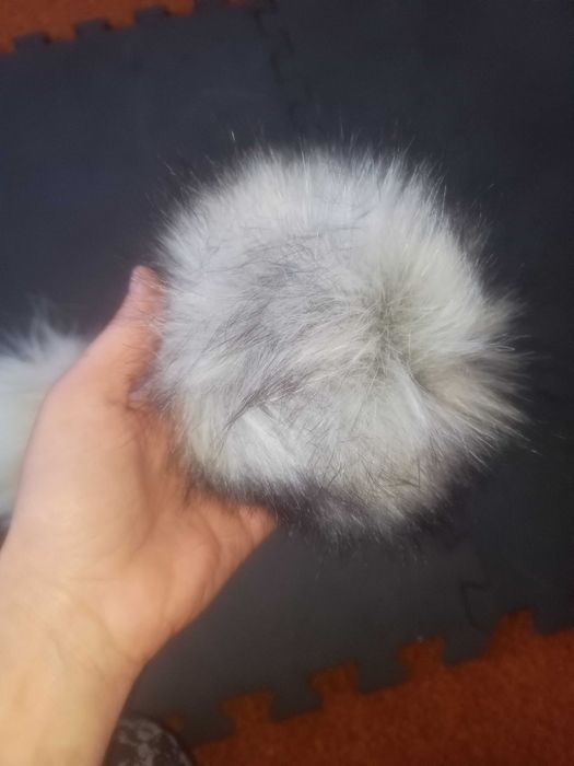 Pompony duże 4 sztuki