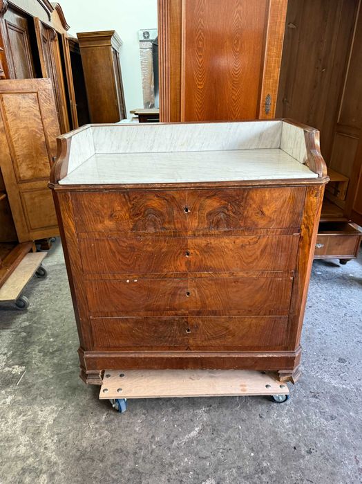 Sprzedam starą komodę z blatem z kamienia 91