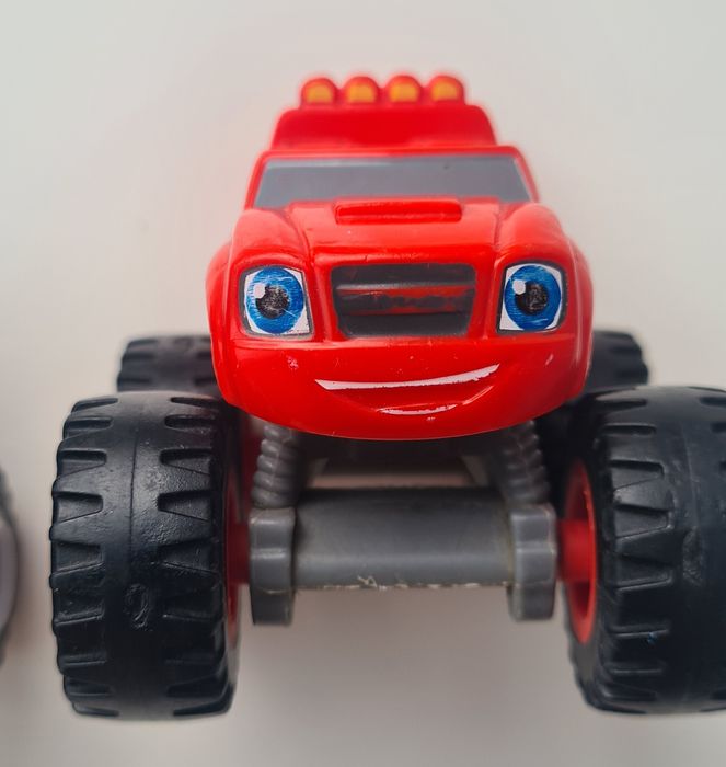 Вспыш и Крушила машинки  Fisher Price Blaze and the monster machines