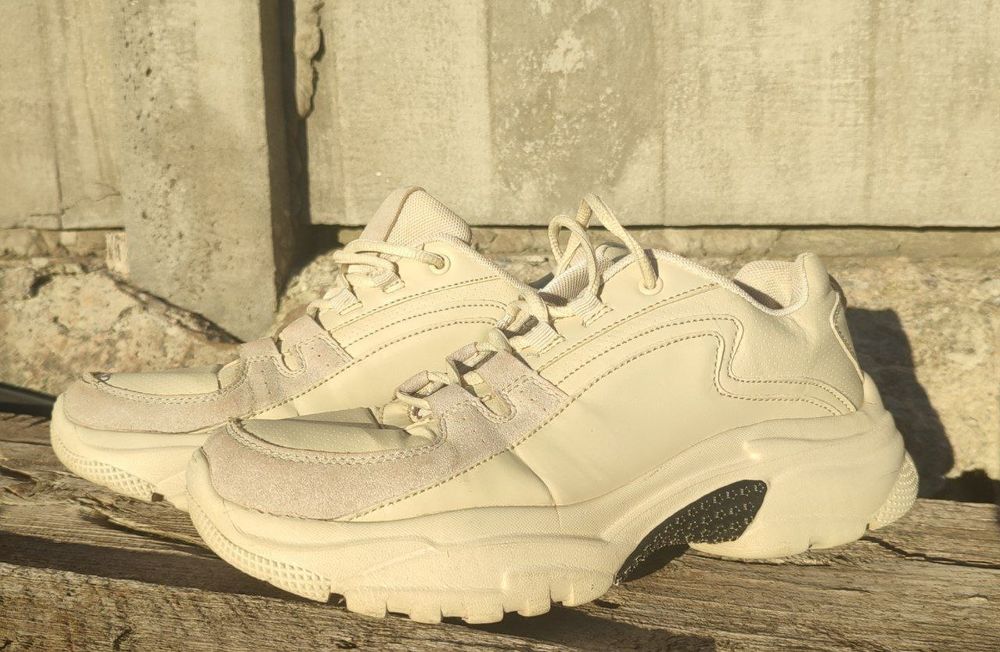 Продам кроссовки