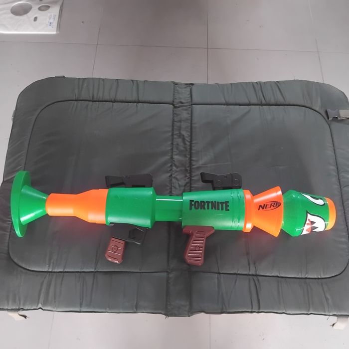 Bazuka,pistolet nerf