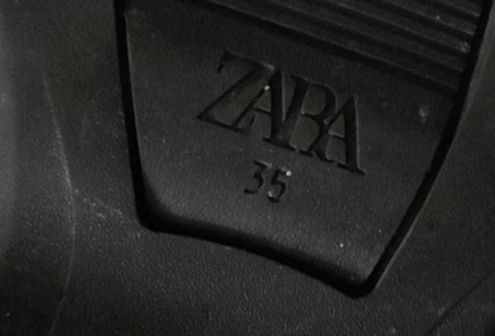 Sapato/Tênis - Praticamente Novo