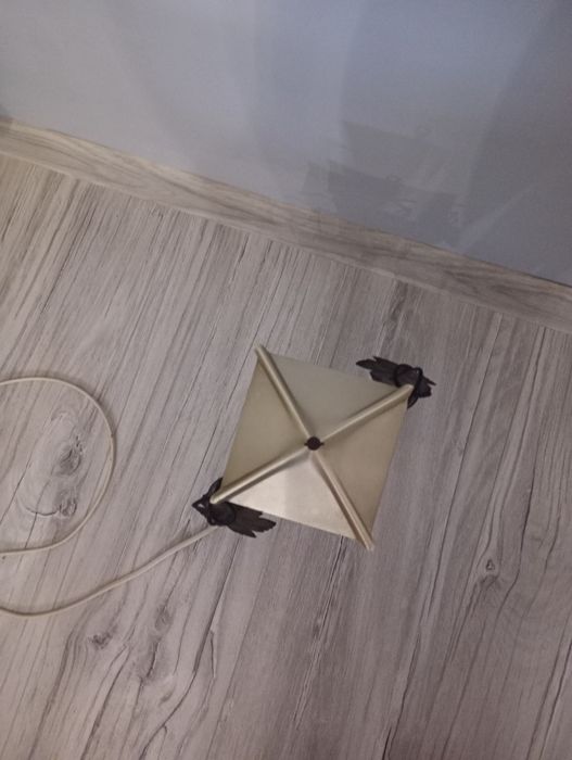 Antyczna lampa rękodzieło
