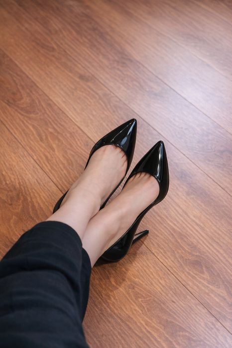 Czarne lakierowane szpilki