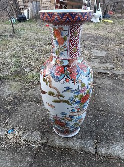Duży chiński wazon z motywem zwierząt