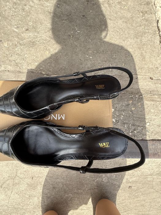 Босоніжки zara 36 розмір